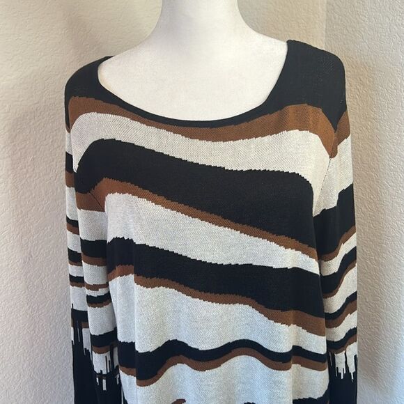 Beautiful Ruby Rd. Woman 3/4 Sleeve City Scape Tunic Sweater ~ Size 1X - Picture 2 of 10